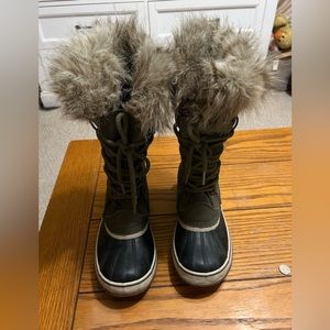 Sorel JOAN OF ARCTIC, size 8